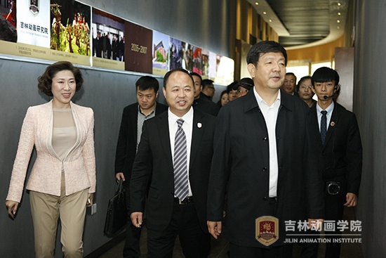 2球王会官网董事长郑立国、副董事长刘欣陪同省政协副主席支建华和部分提案人员对我院进行了实地视察.JPG